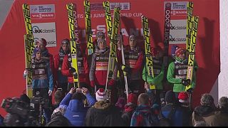 Kamil Stoch führt Polen zum Sieg in Willingen - DSV-Springer Dritte