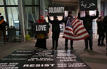 Tiltakoznak Trump menekültellenes rendelete ellen