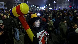 Romanians protest against government emergency decrees