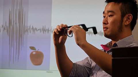 Smart Fashion: What do our clothes say when they talk to us?