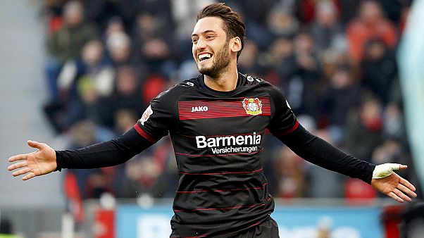 Erdogan-Challenge? Fußball-Profis mit Internet-Videos für Verfassungsreform Erdogan-Challenge? Fußball-Profis mit Internet-Videos für Verfassungsreform
