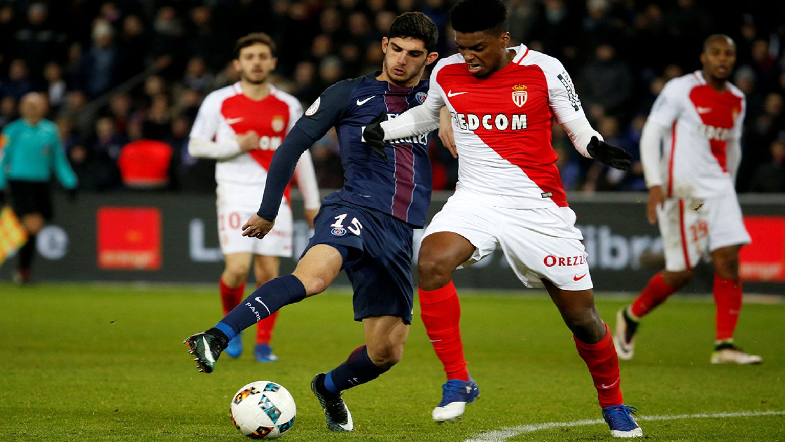 Mónaco empata em casa do PSG com golo de Bernardo Silva