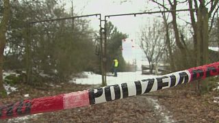 الشرطة الألمانية تواصل التحقيق في موت ستة شباب بعد حفلة في مستودع