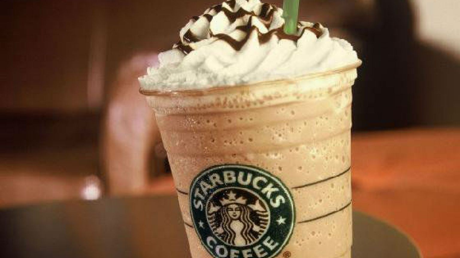 Menekülteket vesz fel kávézóiba a Starbucks