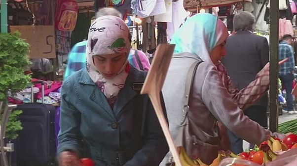 Avusturya'da burka yasağı hükümet programına girdi Avusturya'da burka yasağı hükümet programına girdi