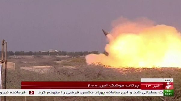 ايران تطلق صاروخا متوسط المدى ايران تطلق صاروخا متوسط المدى