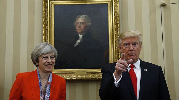 Trump: botta e risposta tra Theresa May e il leader laburista Corbyn Trump: botta e risposta tra Theresa May e il leader laburista Corbyn