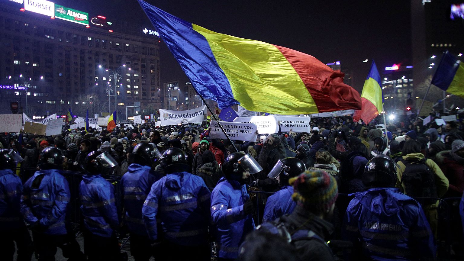 Bucarest se inflama con las mayores protestas desde la revolución