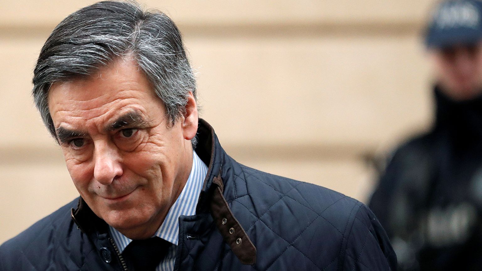 Presidenciais francesas: Escandâlos levam a alterações nas sondagens