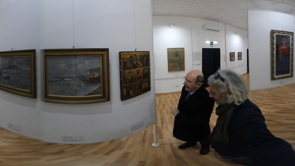 Maffiavezértől lefoglalt festményekből nyílt kiállítás Calabriában