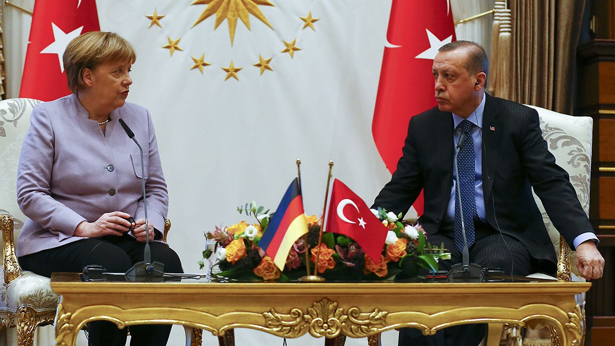 Μέρκελ: «Να επιταχυνθούν οι διαπραγματεύσεις για το Κυπριακό»