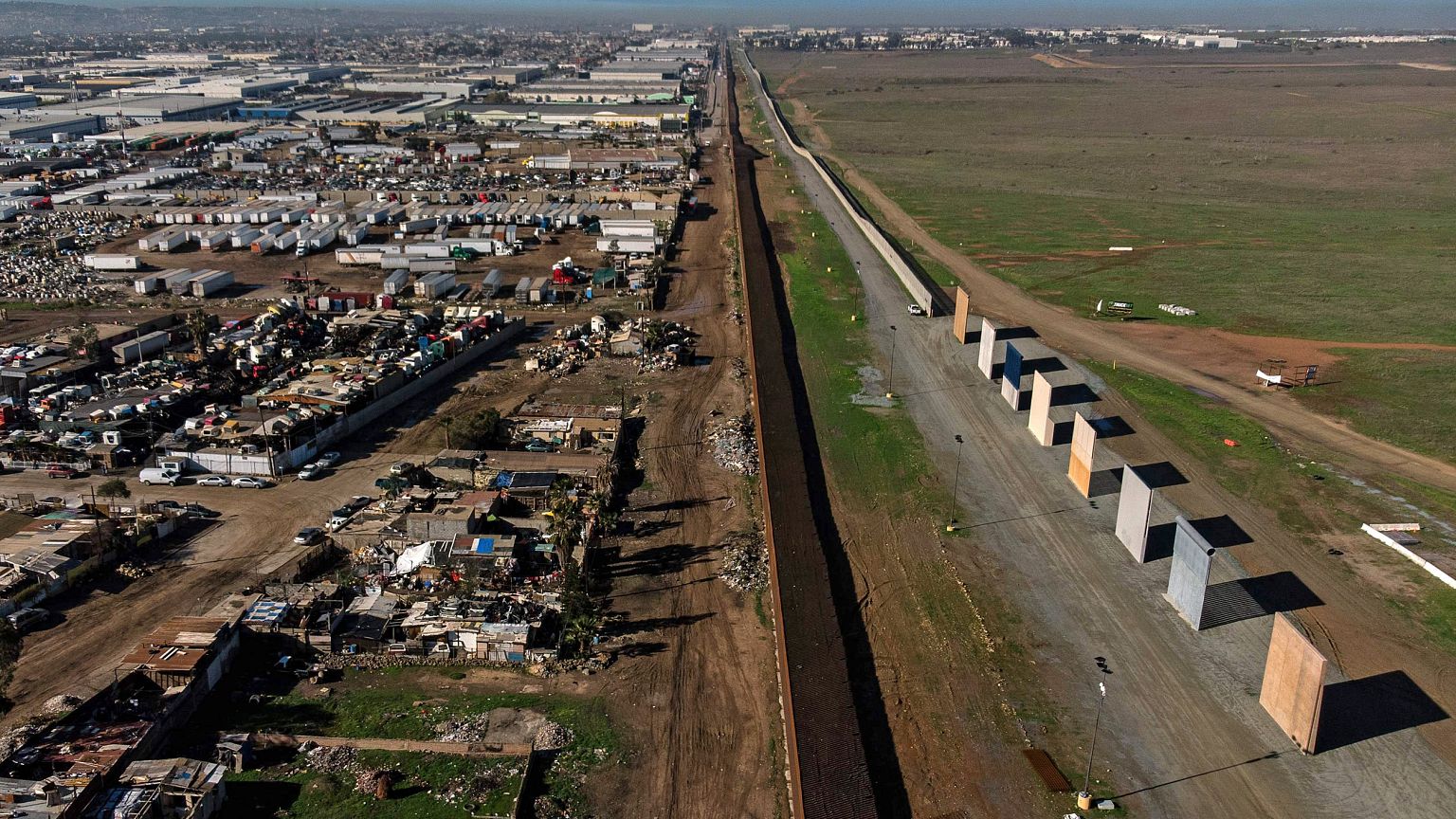 Image: TOPSHOT-MEXICO-US-BORDER-WALL