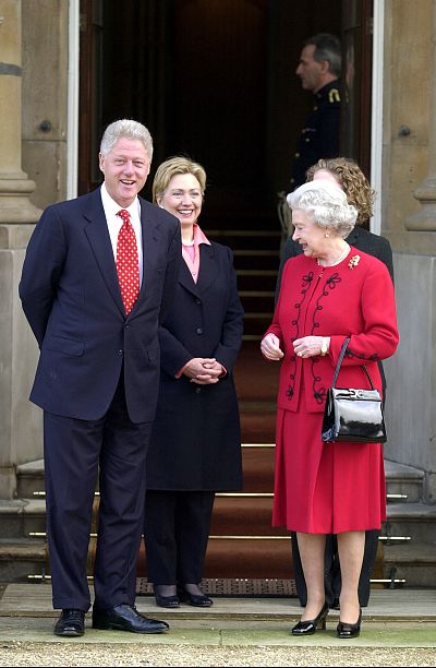 It was apparently the queen\'s go-to bag for meeting presidents. 