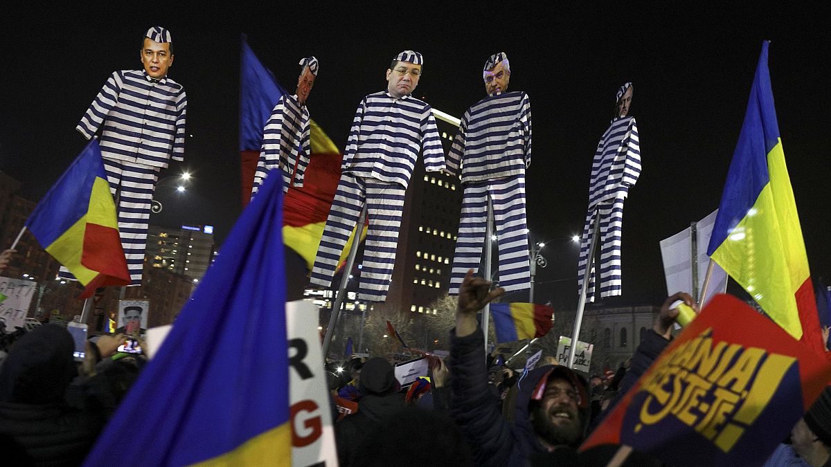Romania anti-corruption protests enter fourth day as political crisis deepens