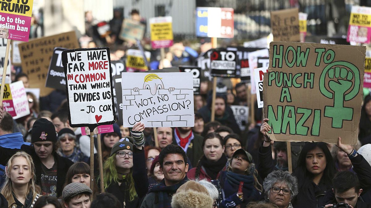 Антитрамповские демонстрации в Лондоне, Париже и Сиднее