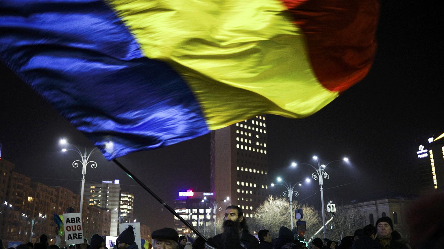 Engedett a román kormány: visszavonja a vitatott rendeletét
