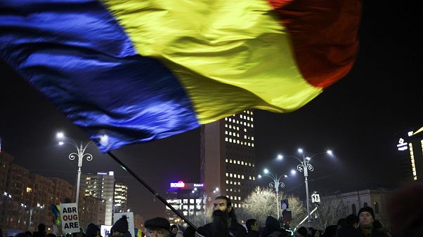 Romania to withdraw contentious graft decree Romania to withdraw contentious graft decree