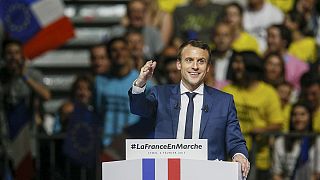 المرشح المستقل للانتخابات الرئاسية الفرنسية إمانويل ماكْرون يزور لِيُونْ
