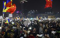 Romanya'da hükümetin geri adımı muhaliflere yetmedi