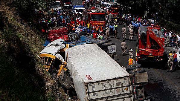 Al menos 23 muertos en un accidente de autobús en Honduras Al menos 23 muertos en un accidente de autobús en Honduras
