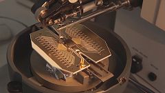 So groß, wie ein Fußballfeld: Wunderrechner Quantencomputer