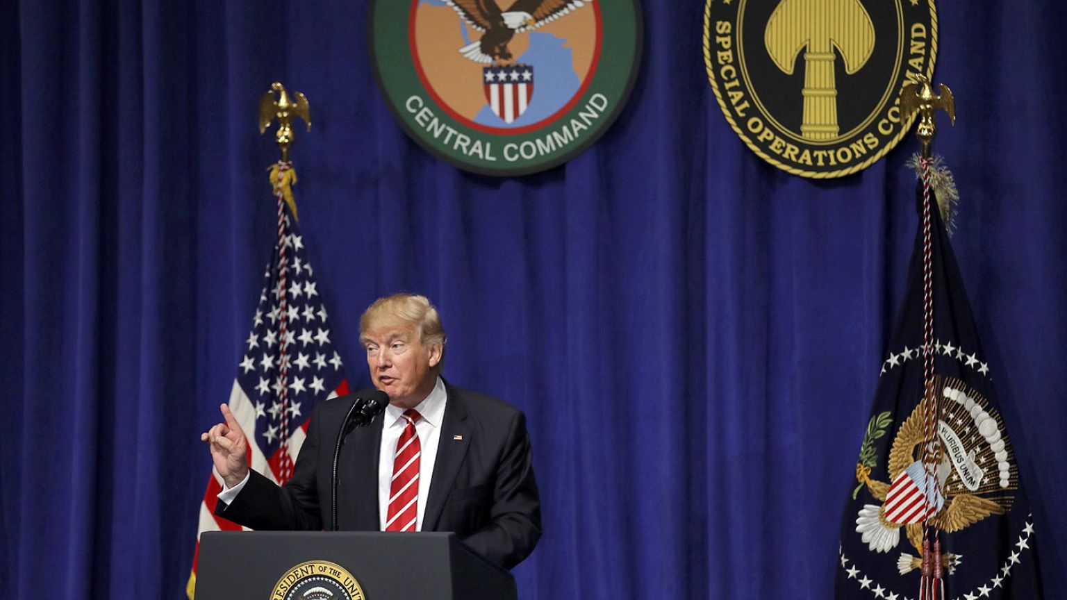 Trump pide a los socios de la OTAN aumentar su gasto en defensa
