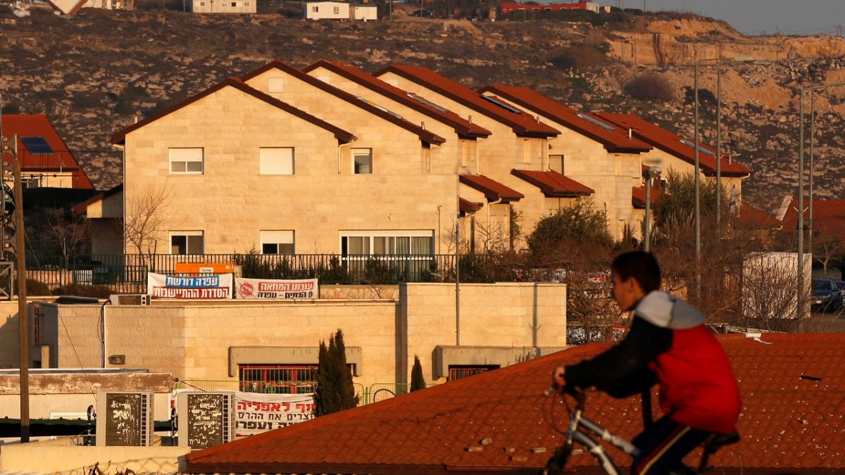 Több ezer ciszjordániai zsidó otthon létét legalizálta a Knesszet
