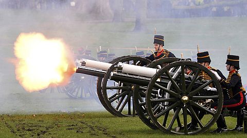 Kanonensalut zum "Saphir"-Jubiläum der Queen