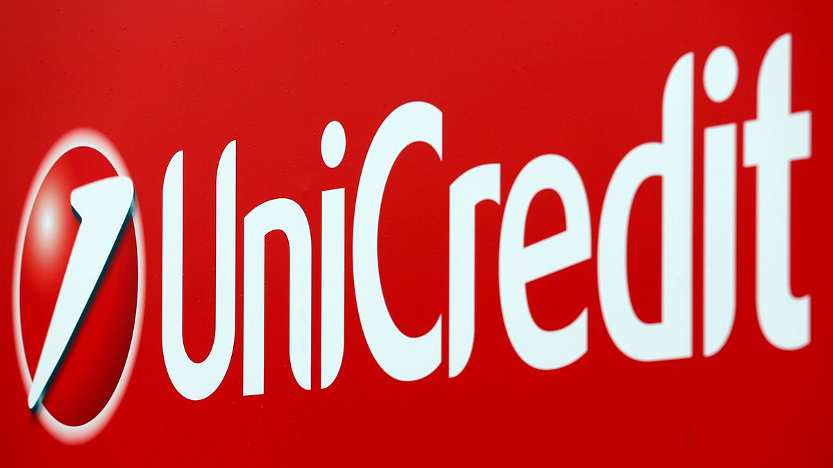Μεγάλη πτώση στις μετοχές της UniCredit στην πρεμιέρα της ΑΜΚ