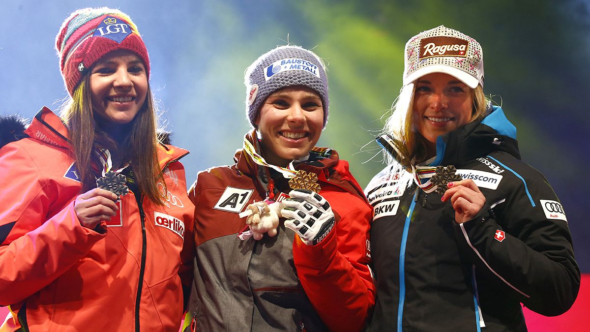 Sci alpino, Mondiali: super-G a Nicole Schmidhofer