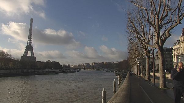 Banco de França prevê crescimento de 0,3% do PIB no 1º trimestre Banco de França prevê crescimento de 0,3% do PIB no 1º trimestre