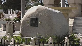 Cuba: Fidel Castro's tomb becomes place of pilgrimage