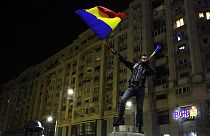الاحتجاجات تعطل النظام السياسي في رومانيا