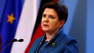 Polen: Regierungschefin Szydlo bei Autounfall verletzt