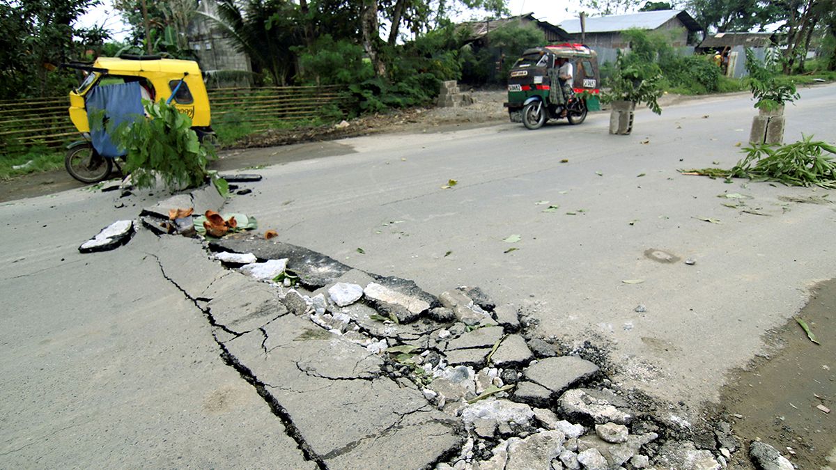 Мощное землетрясение произошло в южной части Филиппин