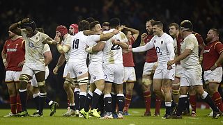 Six Nations: Late try keeps England on track