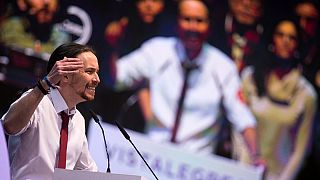 Espagne : Iglesias reconduit à la tête de Podemos, la ligne contestataire l'emporte