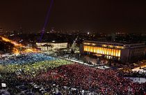 Romanya'da protestolar referandum getirdi