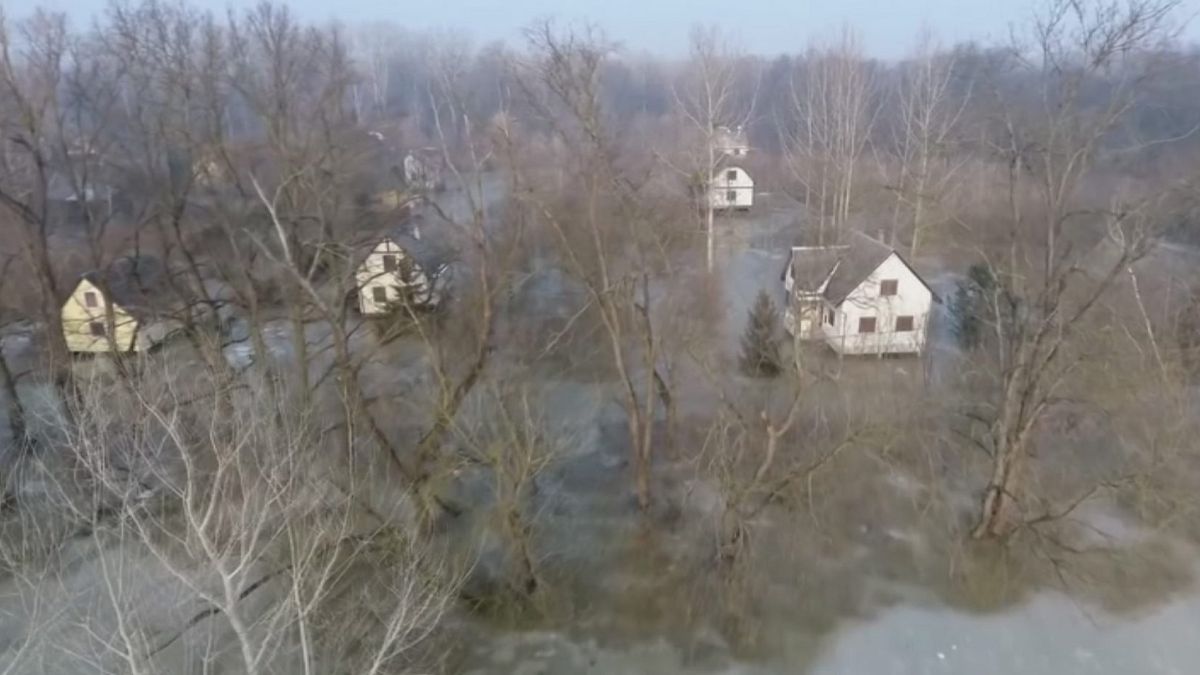 Il ghiaccio si scioglie e i fiumi esondano. Allarme in Ungheria
