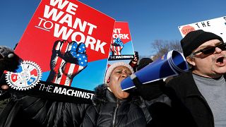 Image: Federal government workers protest