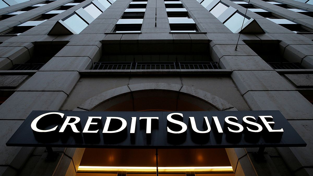 Crédit Suisse anuncia prejuízos e novos cortes de pessoal