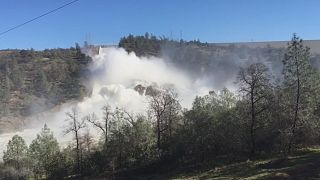 EUA: habitantes de Oroville já podem regressar a casa mas devem permanecer alerta