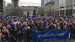 Pulse of Europe - Demos für die EU: "Es ist 5 vor 12"