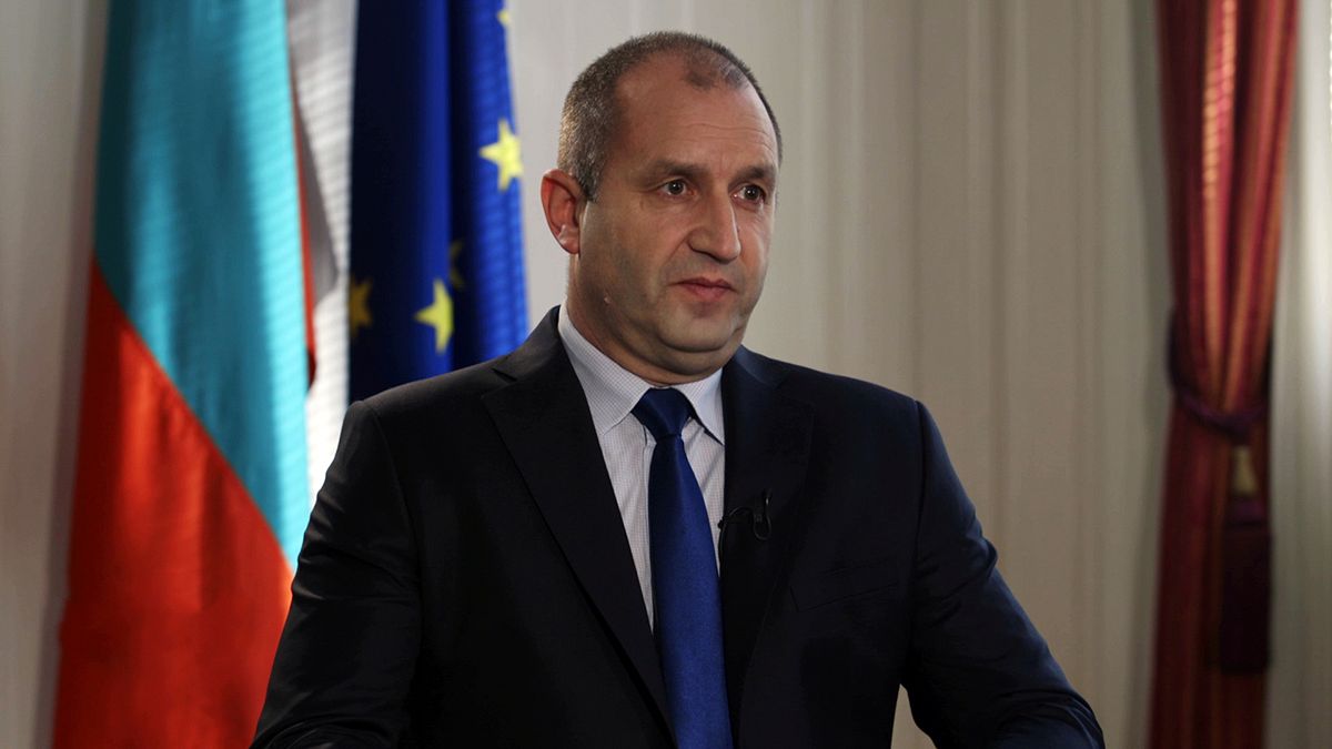 Moscovo ou Bruxelas? As escolhas do novo presidente búlgaro