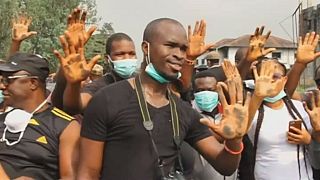 Nigerians demonstrate over soot pollution