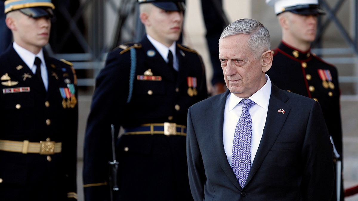 A NATO vállalások betartását sürgette az amerikai védelmi miniszter