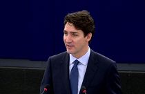 رئيس الوزراء الكندي يرحب بخطوة البرلمان الأوروبي ويطمئن المعارضين