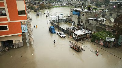 مياه الأمطار تغرق عدة منازل في قطاع غزة