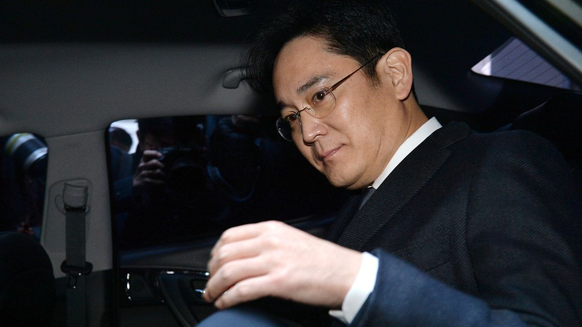 Samsung boss arrest rocks South Korea's highest levels of power
