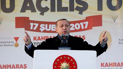 Teljes gőzzel kampányol Erdogan